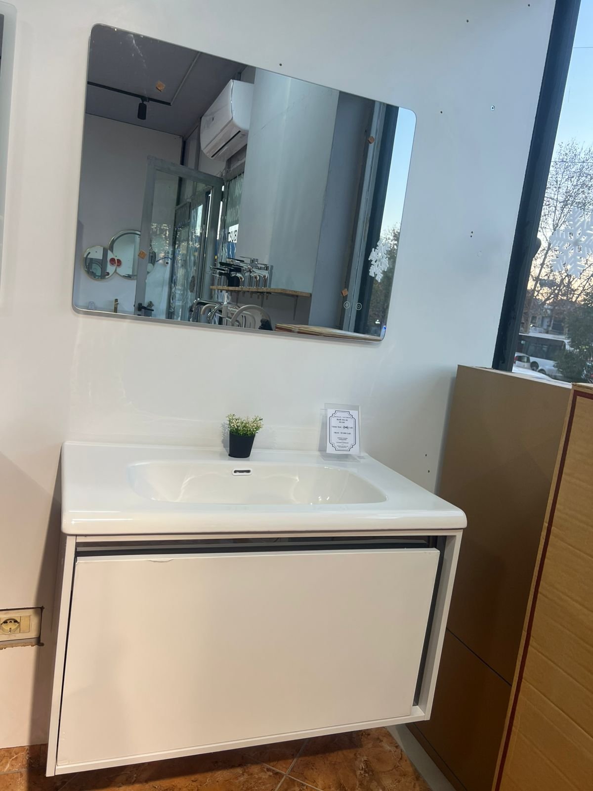 Mobilje + Lavaman 991-80