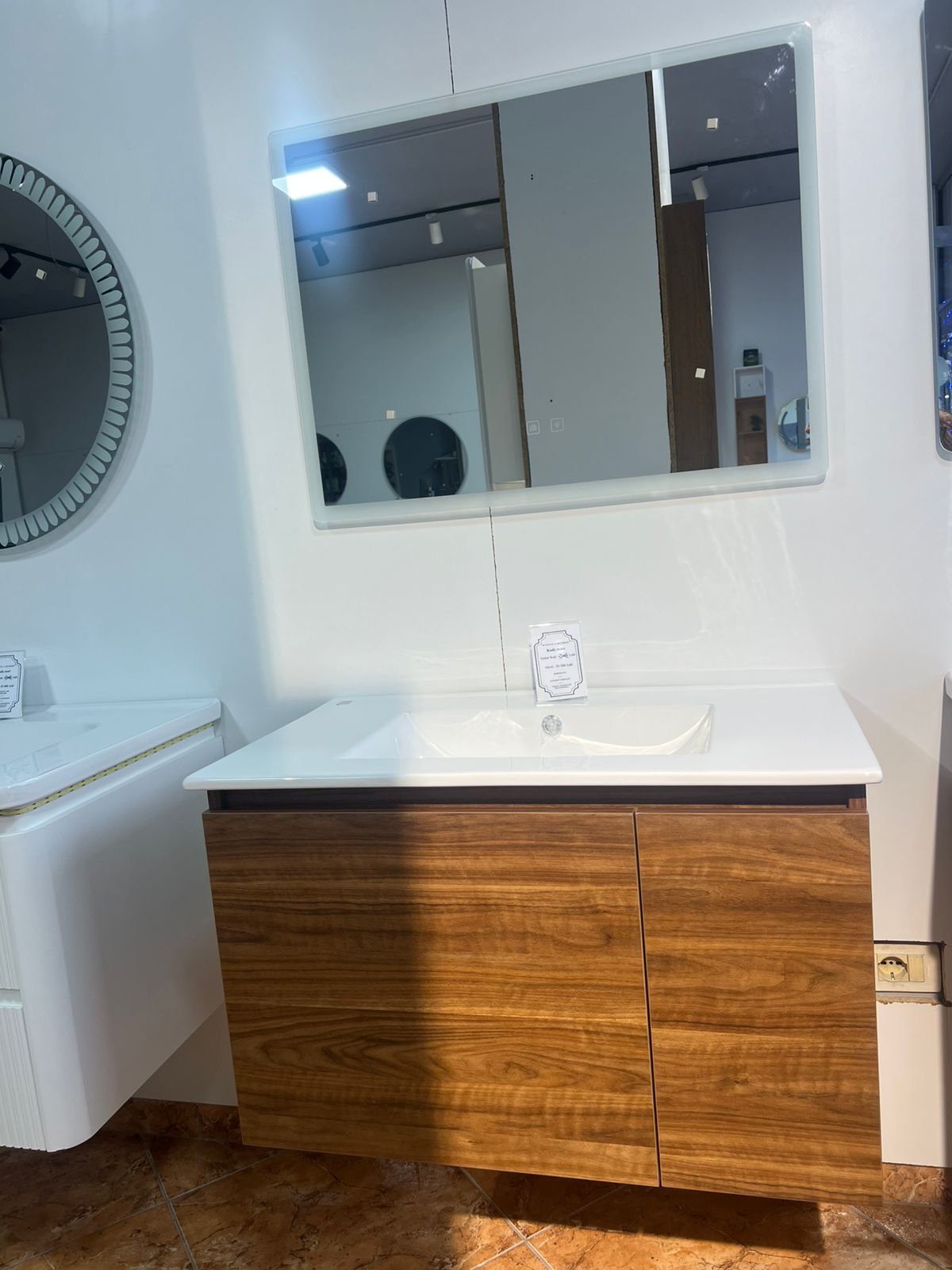 Mobilje + Lavaman 2120